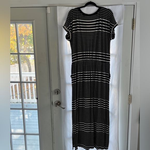 AVA & VIV Black & White Stripe Rayon Knit Maxi Dress; Elastic Waist; Size 1X EUC - Picture 4 of 9